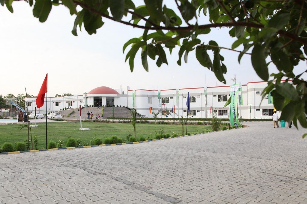 Mount Litera Zee School