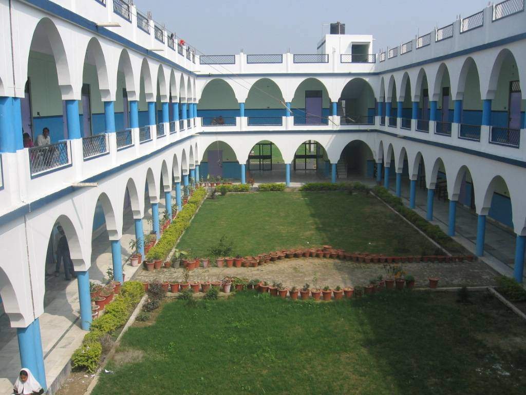 Saiema Mansoor Public School