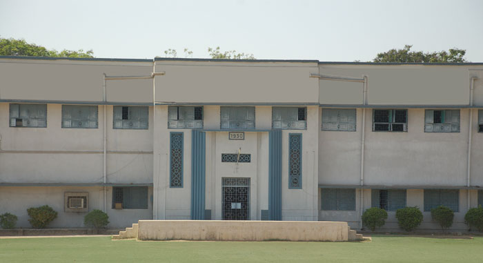 D B M S Kadma High School