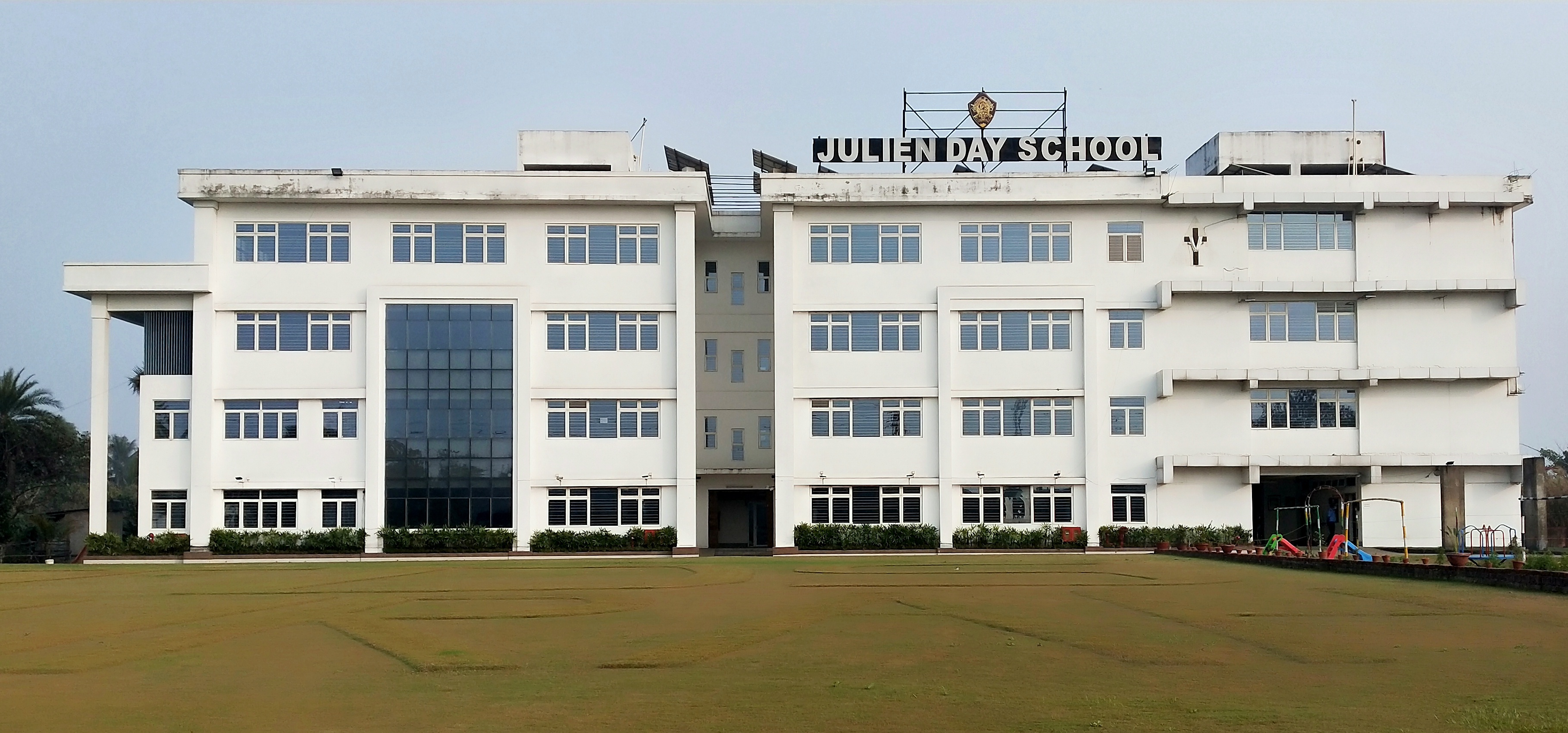 Julien Day School, Howrah