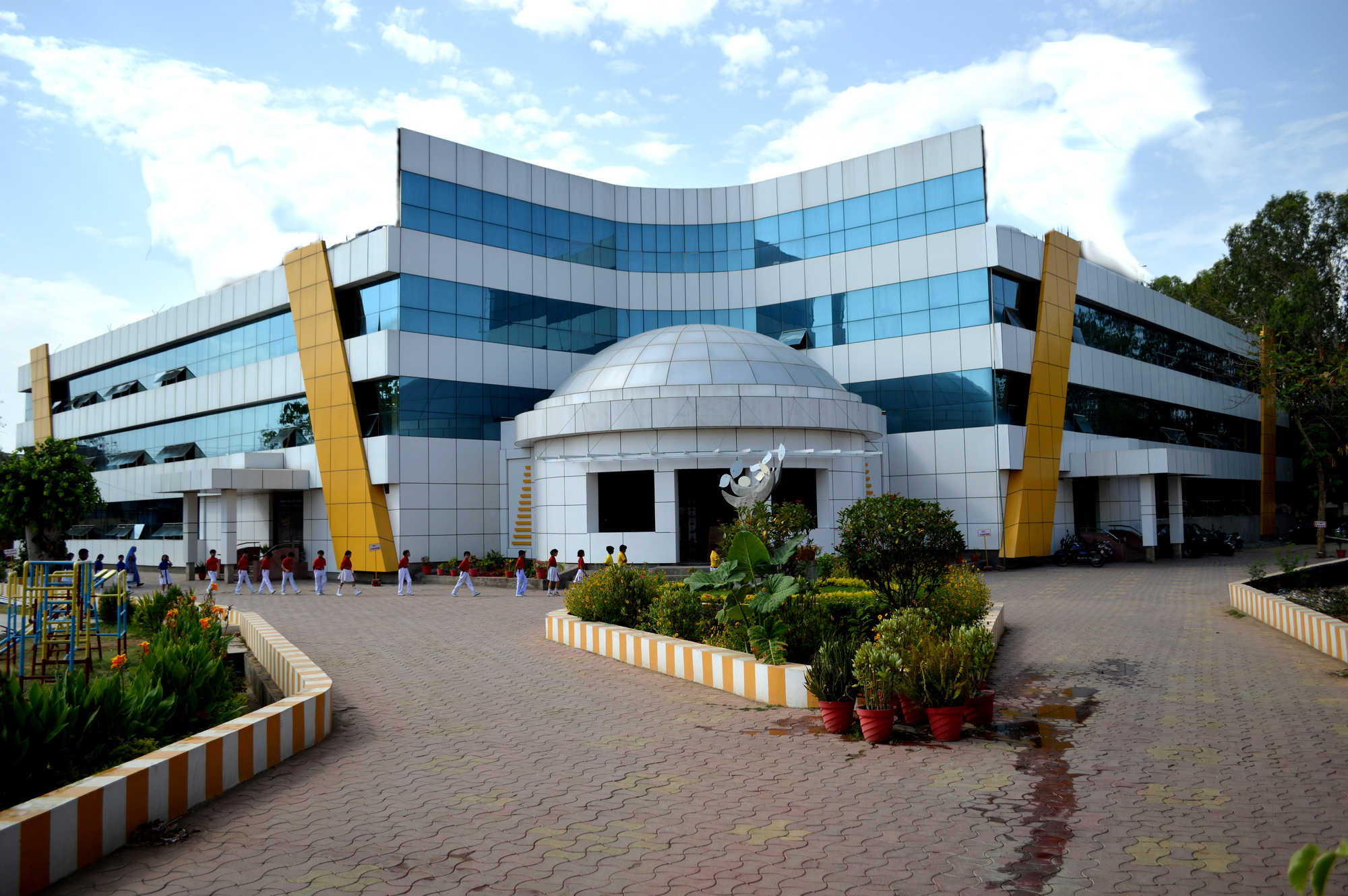 Mount Litera Zee School