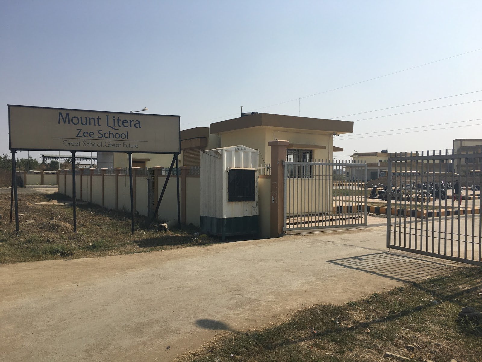 Mount Litera Zee School