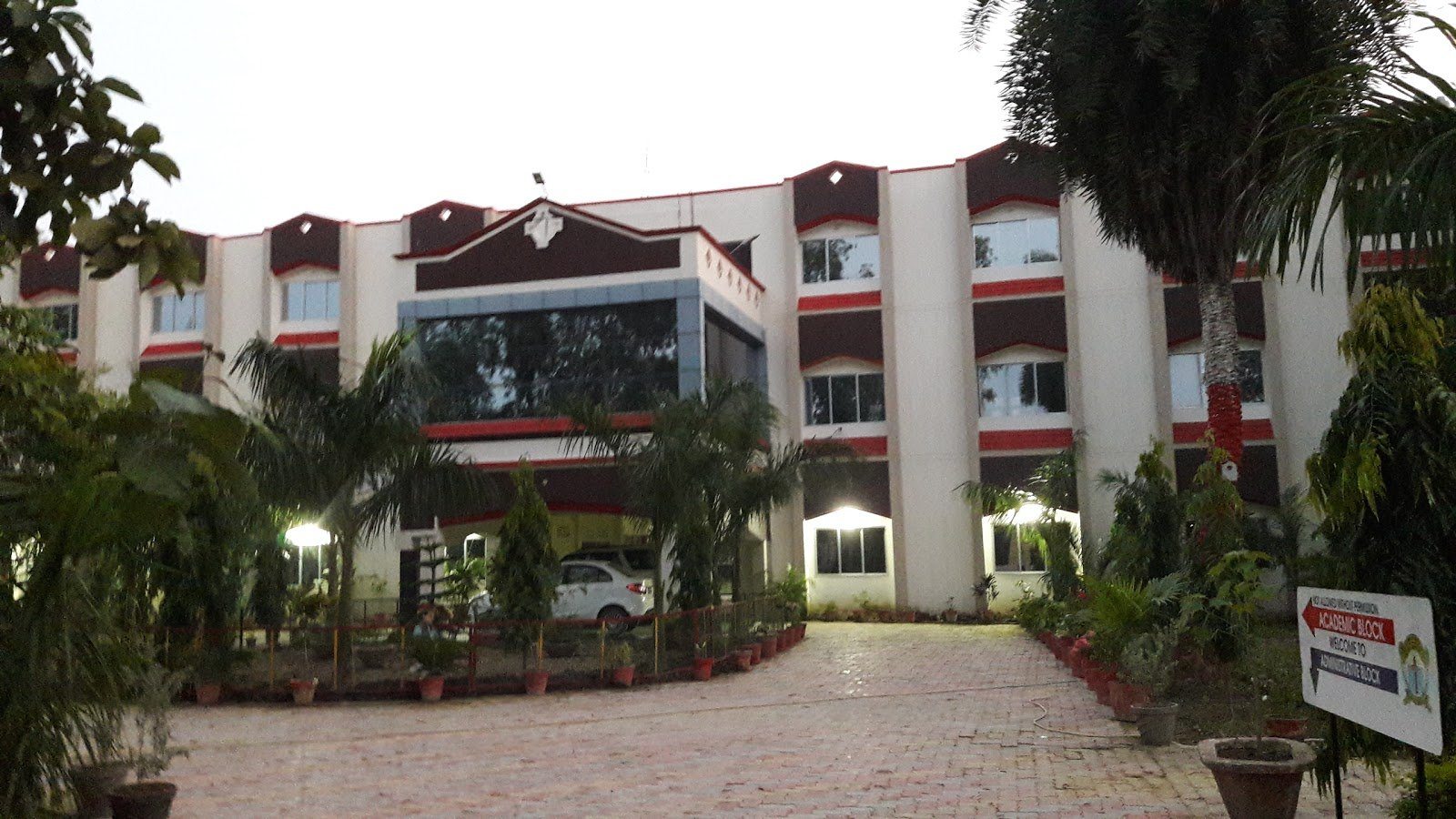 Pioneer Public School