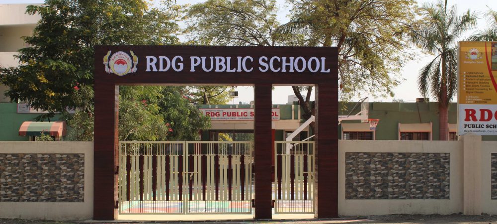 R D G Public School