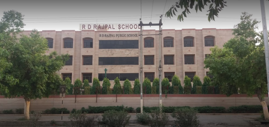 R D Rajpal Public School