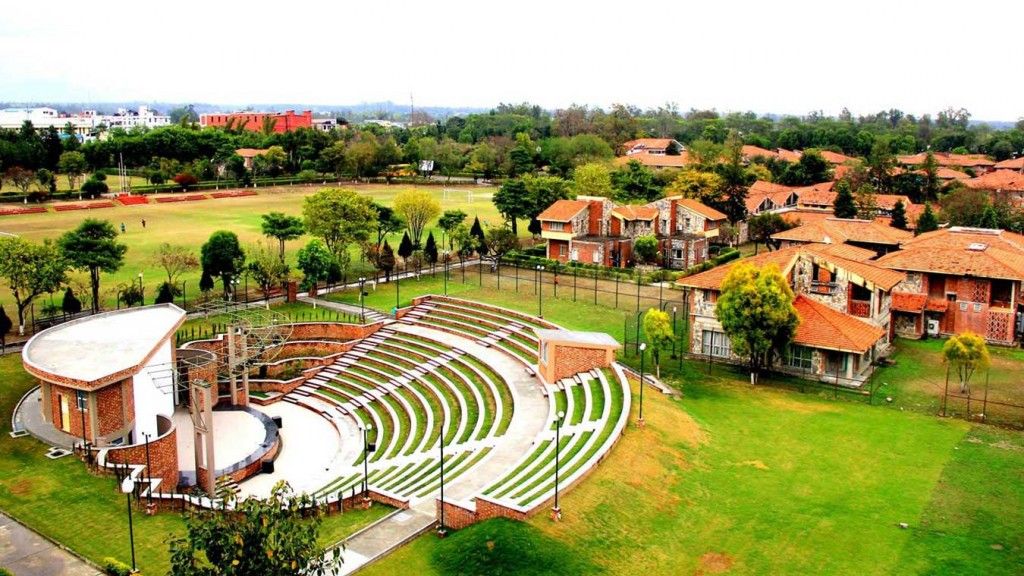 Selaqui International School