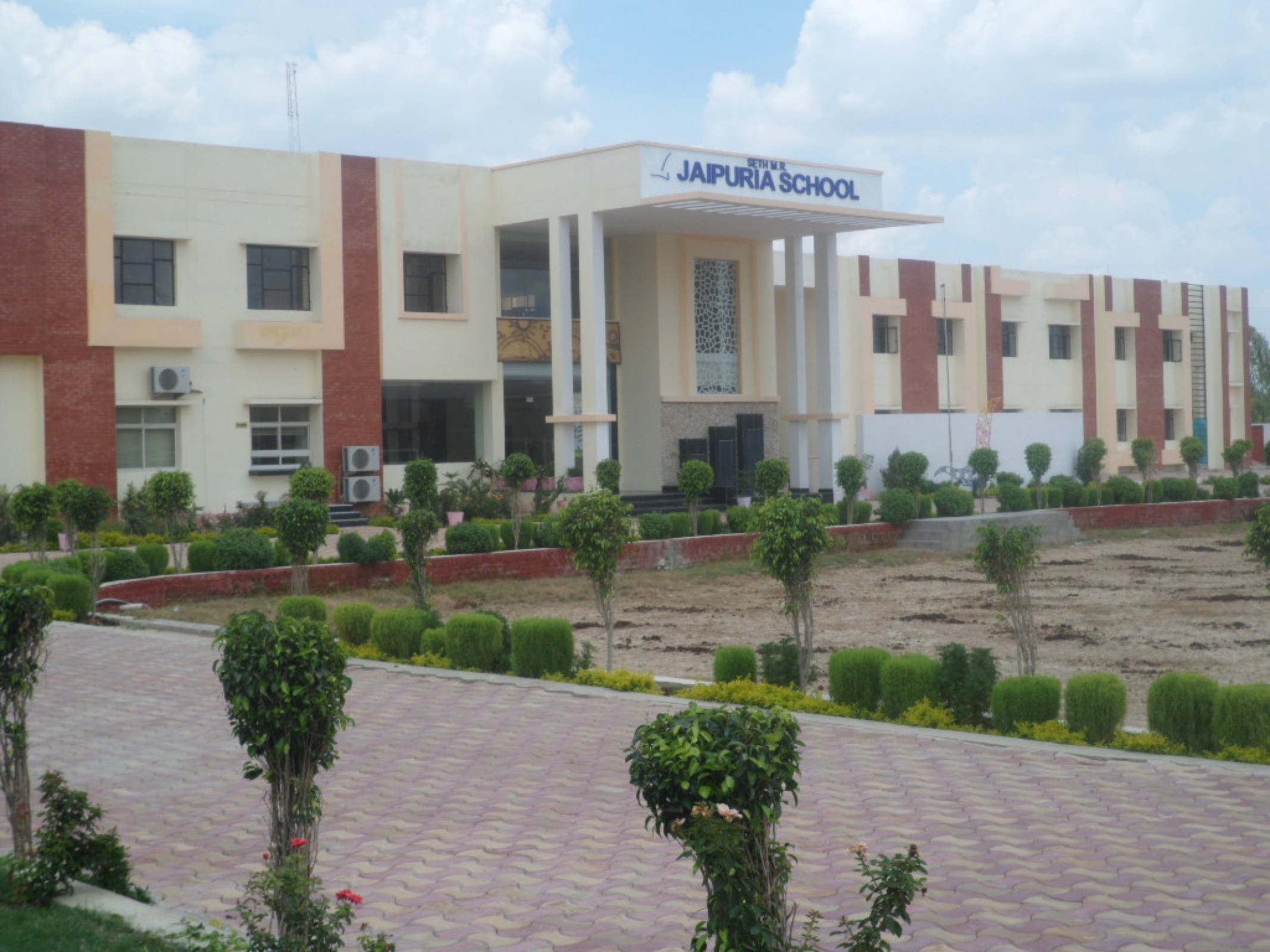 Seth M R Jaipuria School