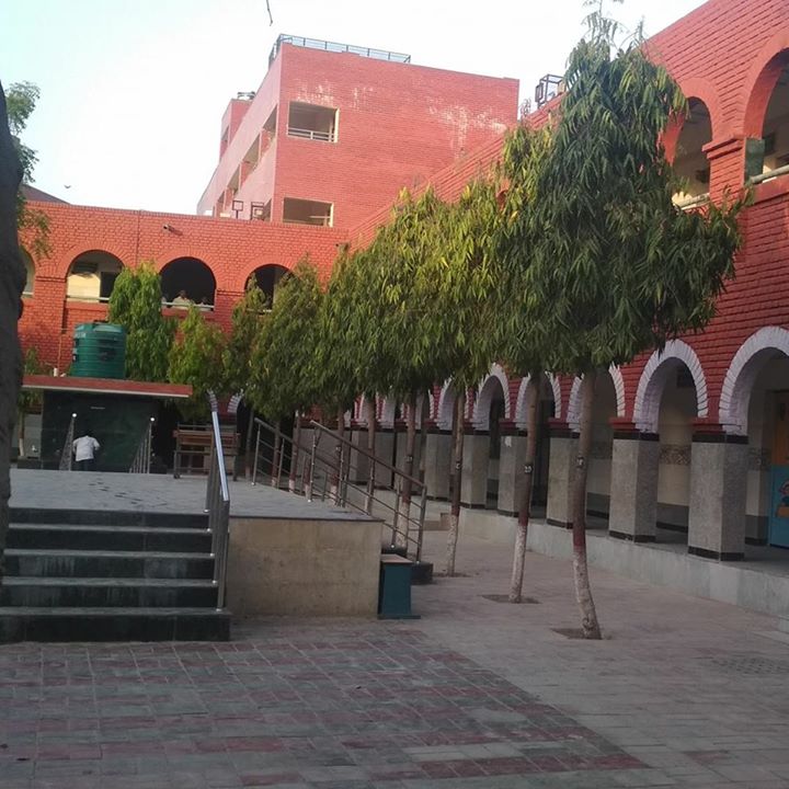 Shaheed Captain Hanifuddin Govt Boys School